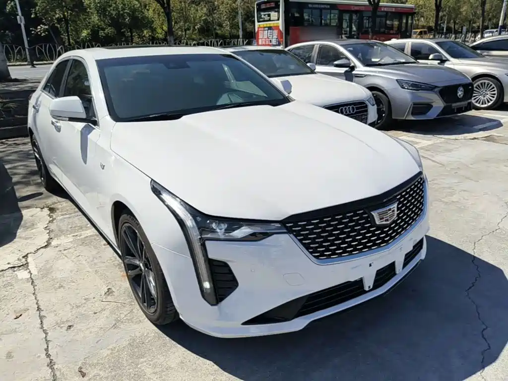 Cadillac CT4 — фото 4