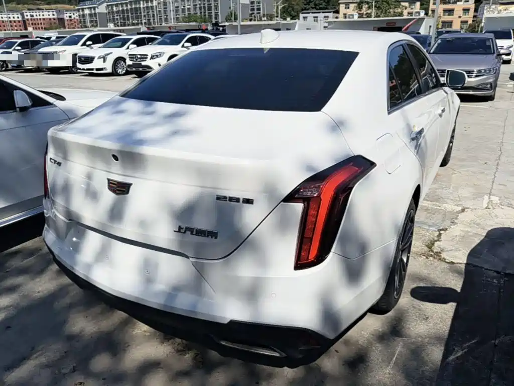 Cadillac CT4 — фото 7