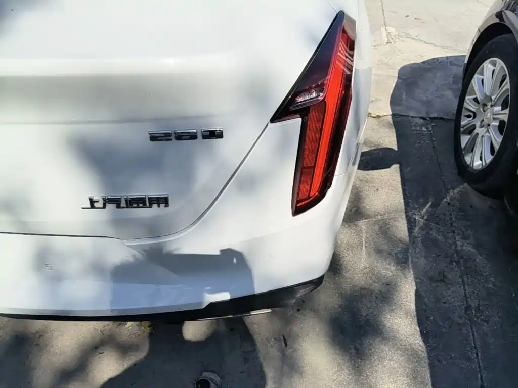 Cadillac CT4 — фото 8