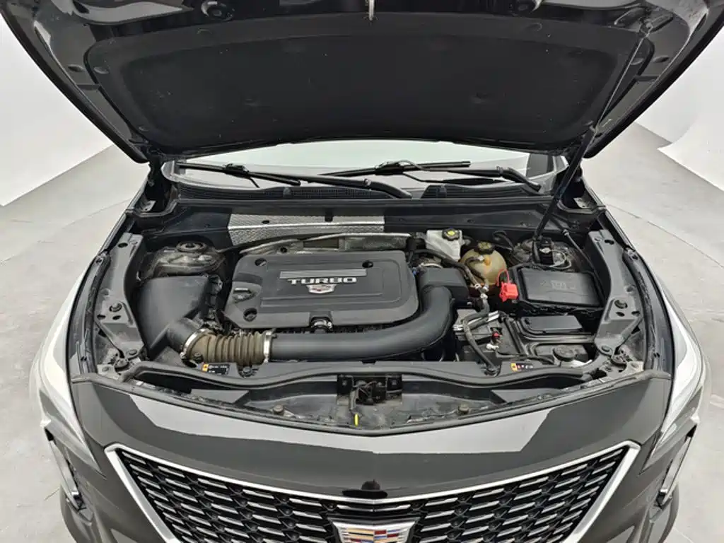 Cadillac XT4 — фото 11