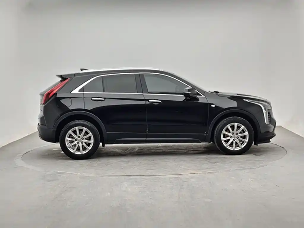Cadillac XT4 — фото 5