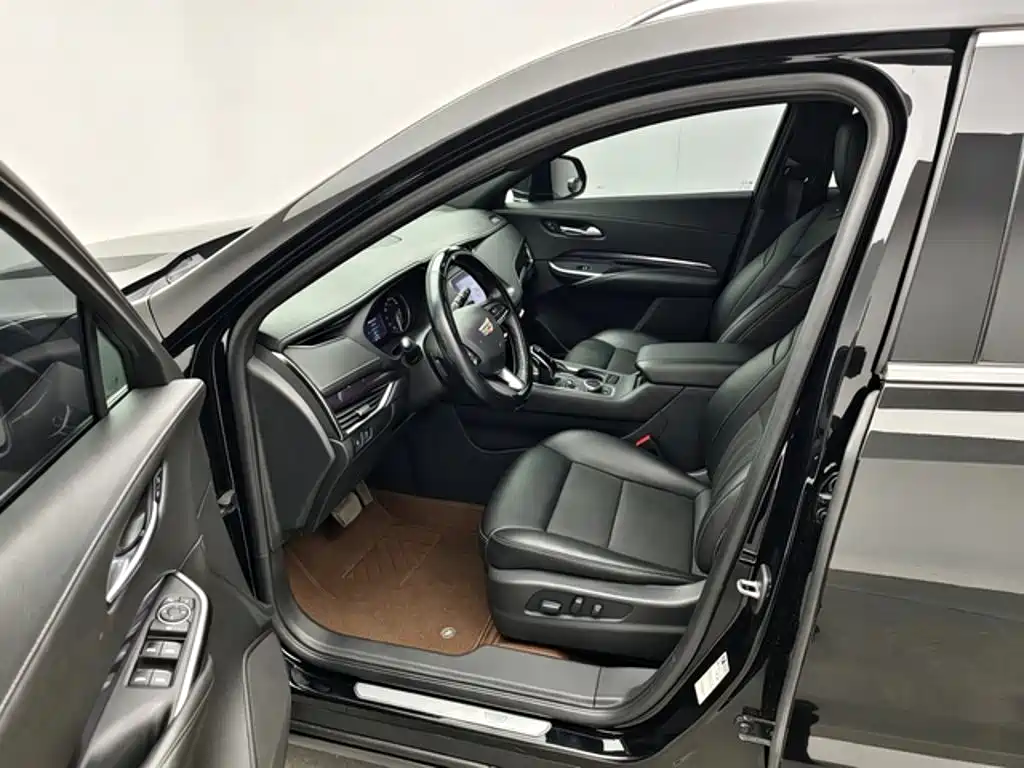 Cadillac XT4 — фото 7