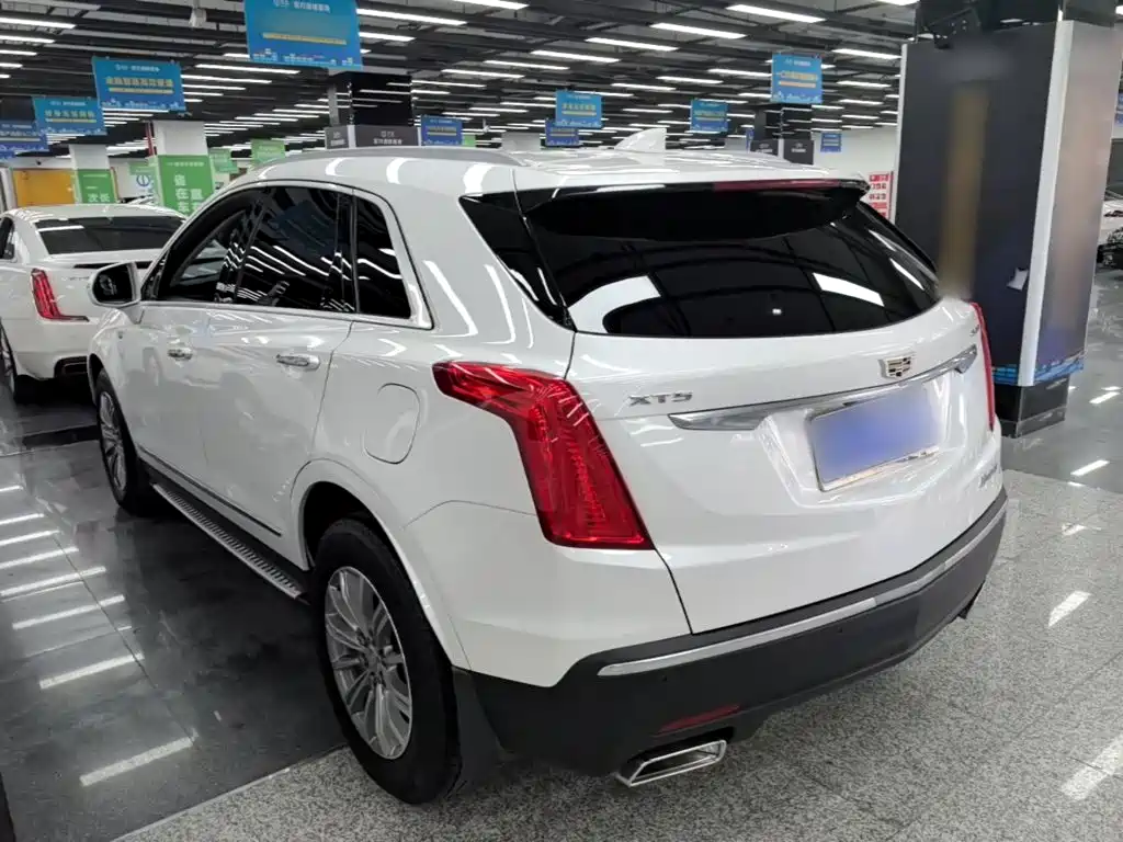 Cadillac XT5 — фото 5