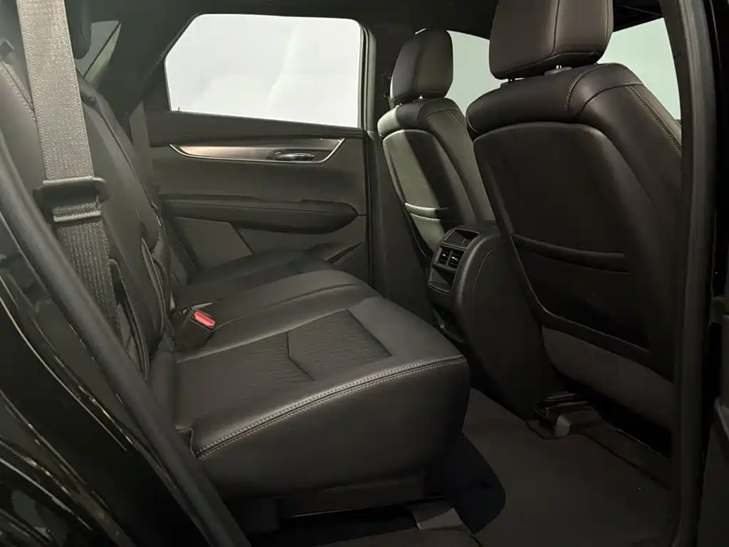 Cadillac XT5 — фото 13