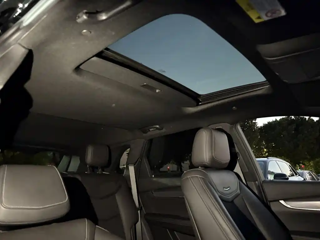 Cadillac XT5 — фото 19