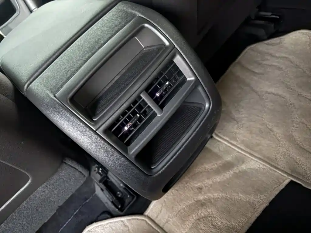 Cadillac XT5 — фото 8