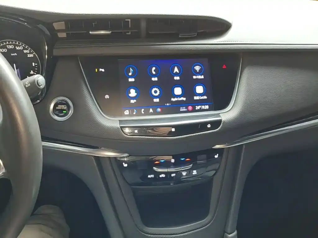 Cadillac XT5 — фото 13