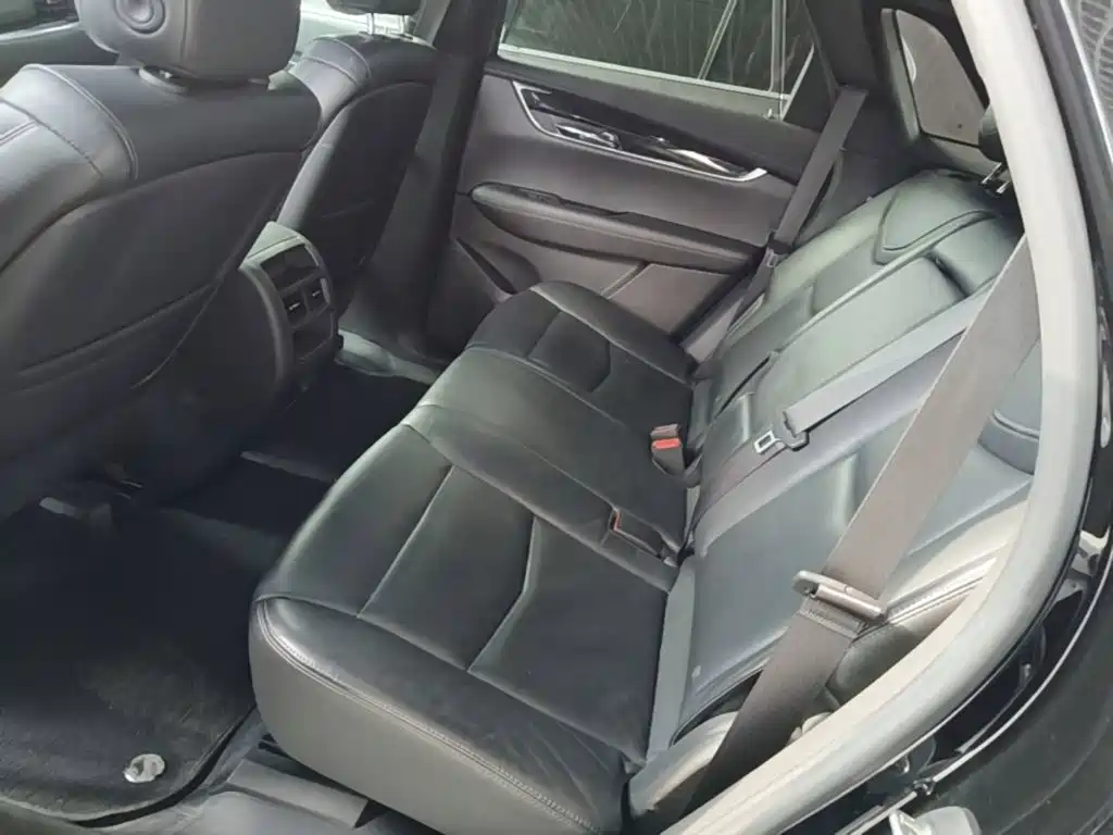 Cadillac XT5 — фото 17