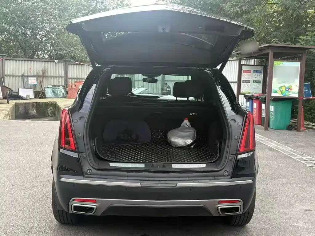 Cadillac XT5 — фото 19