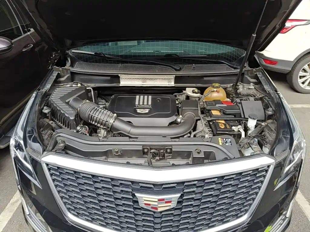 Cadillac XT5 — фото 20