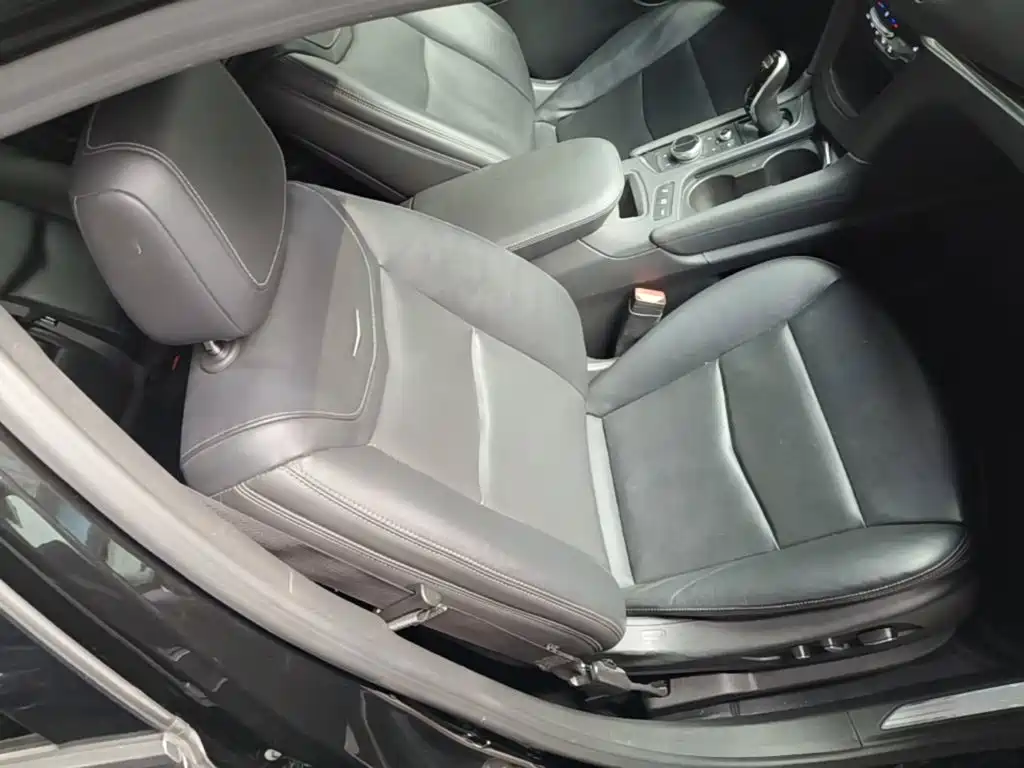 Cadillac XT5 — фото 25