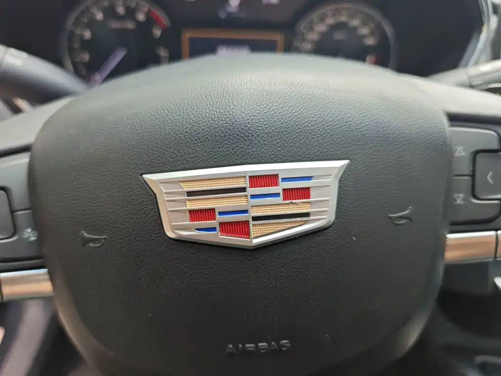 Cadillac CT5 — фото 14