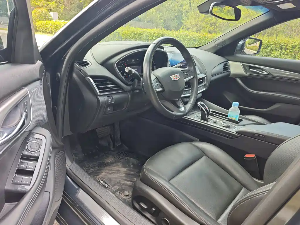 Cadillac CT5 — фото 4