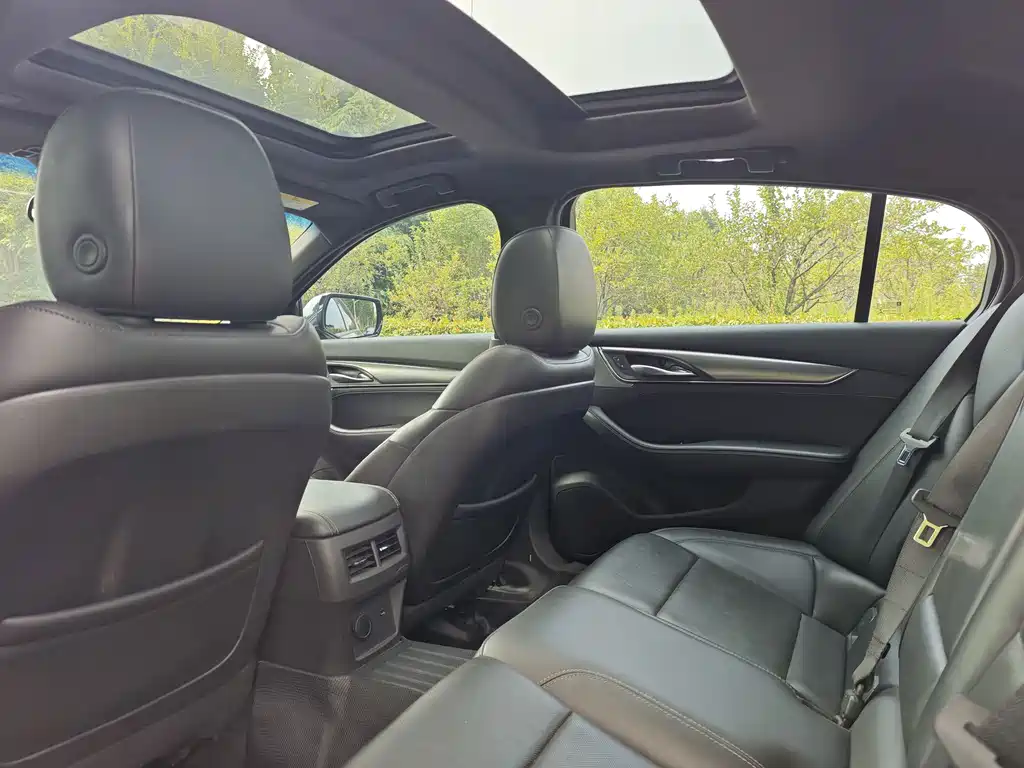 Cadillac CT5 — фото 5