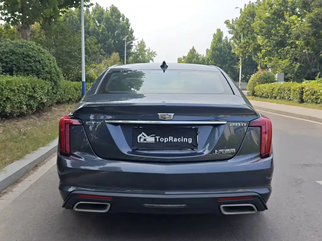 Cadillac CT5 — фото 8