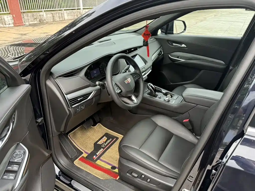 Cadillac XT4 — фото 4