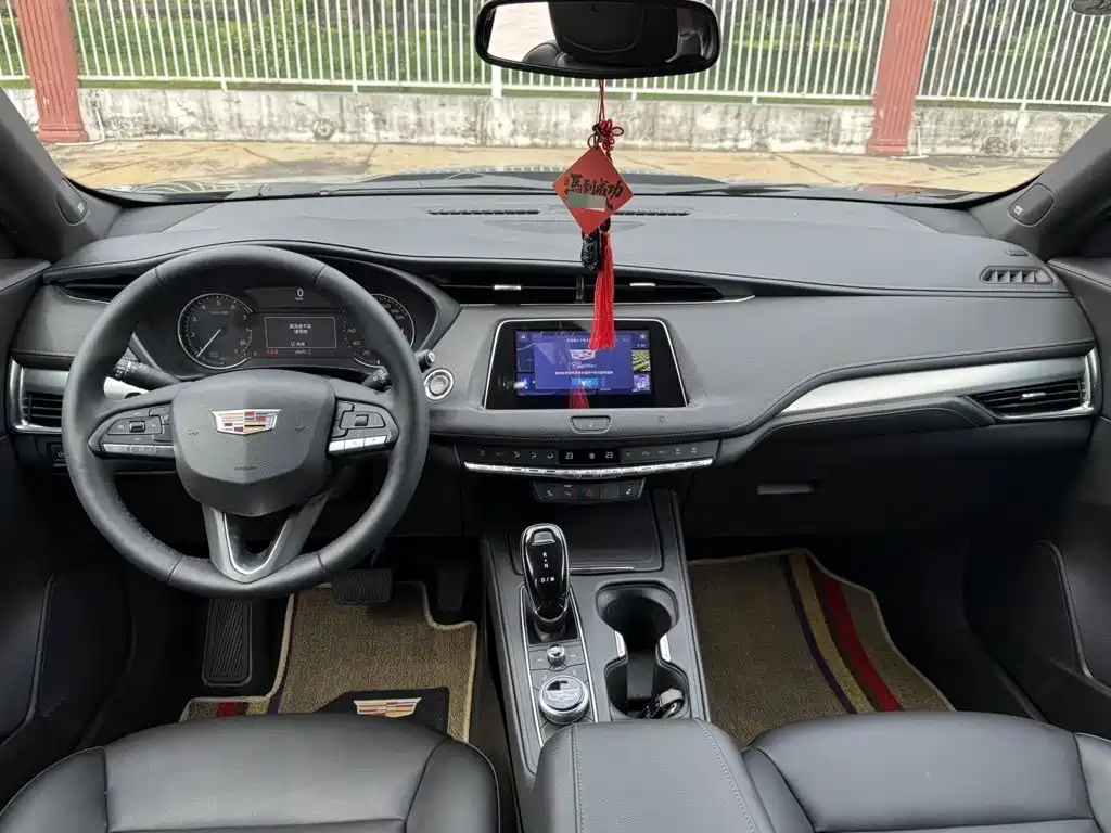 Cadillac XT4 — фото 6