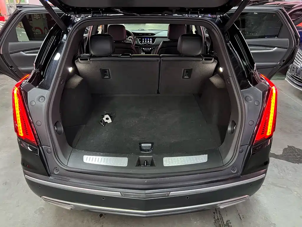 Cadillac XT5 — фото 16