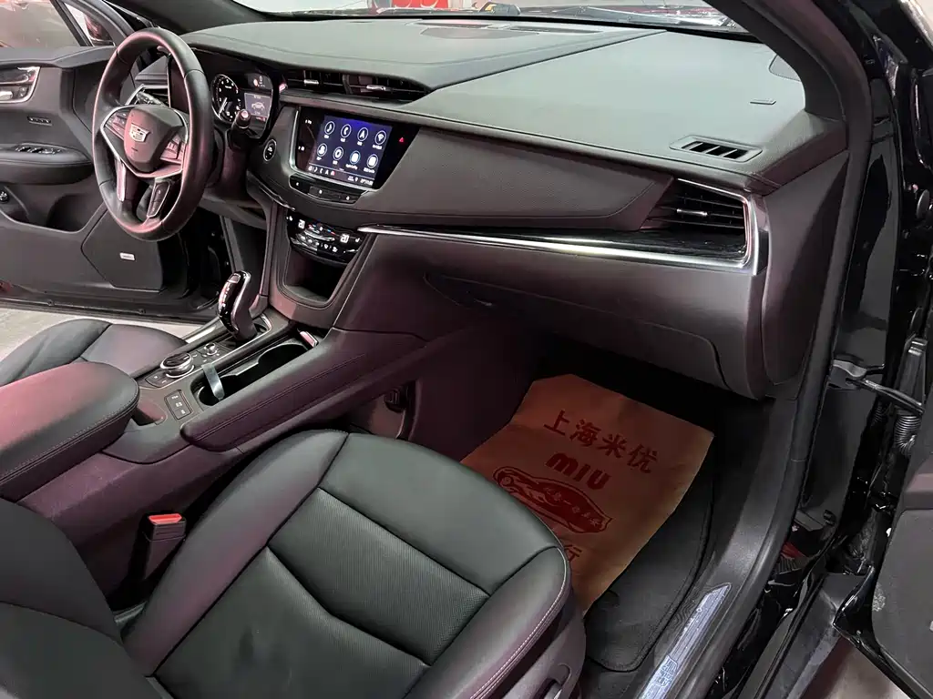 Cadillac XT5 — фото 9