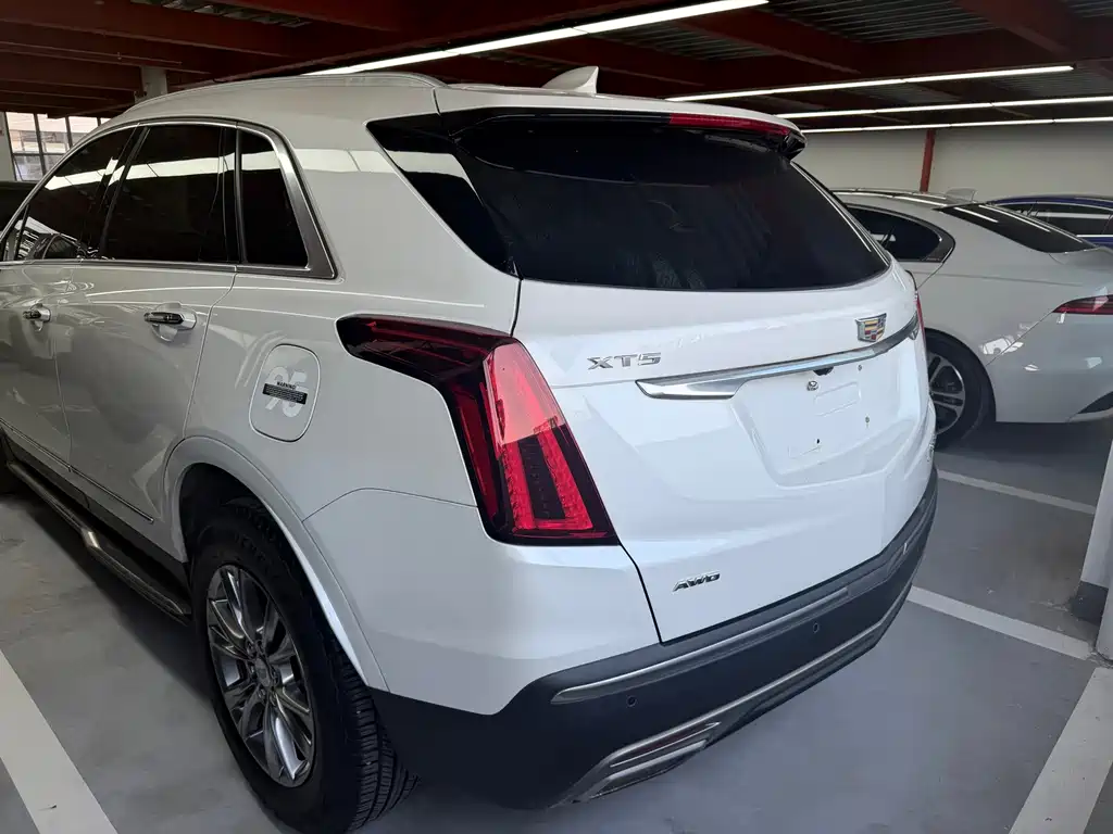 Cadillac XT5 — фото 8