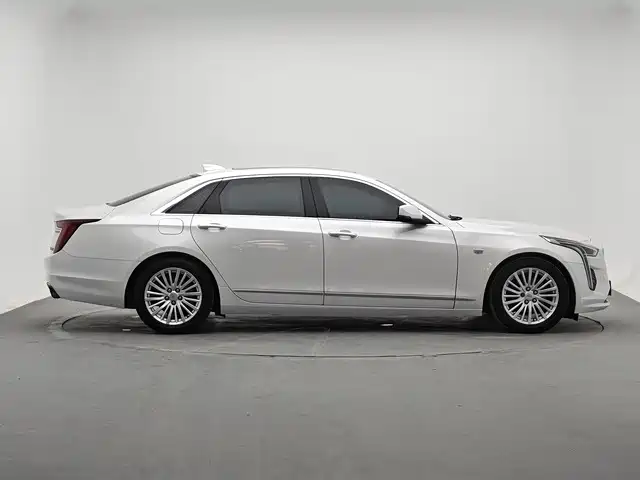 Cadillac CT6 — фото 4