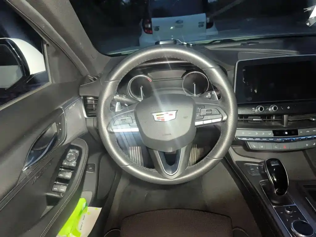 Cadillac CT5 — фото 3