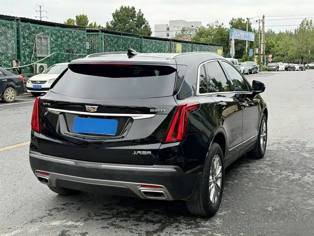 Cadillac XT5 — фото 10