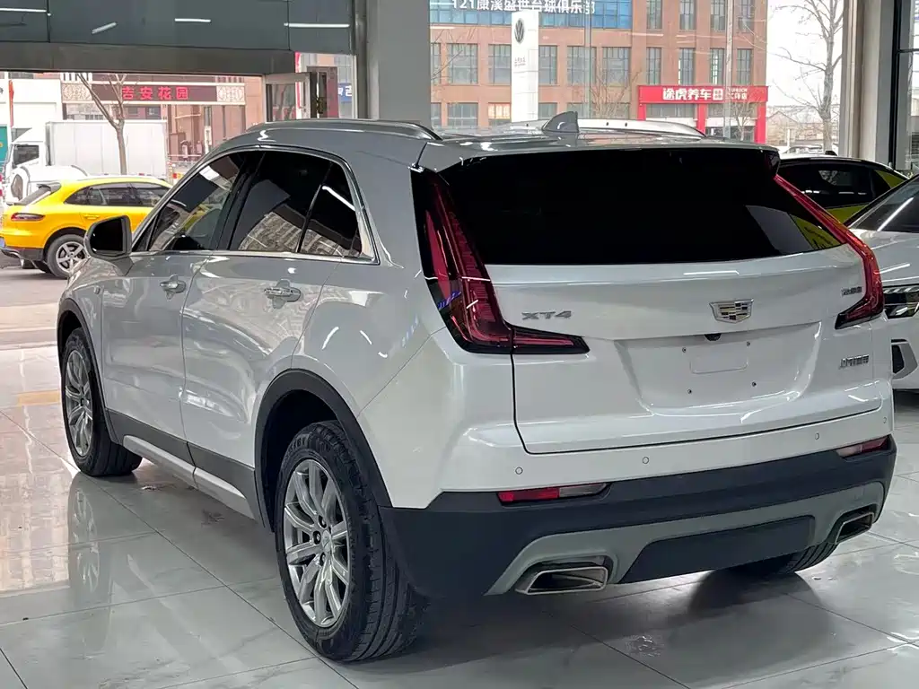 Cadillac XT4 — фото 5