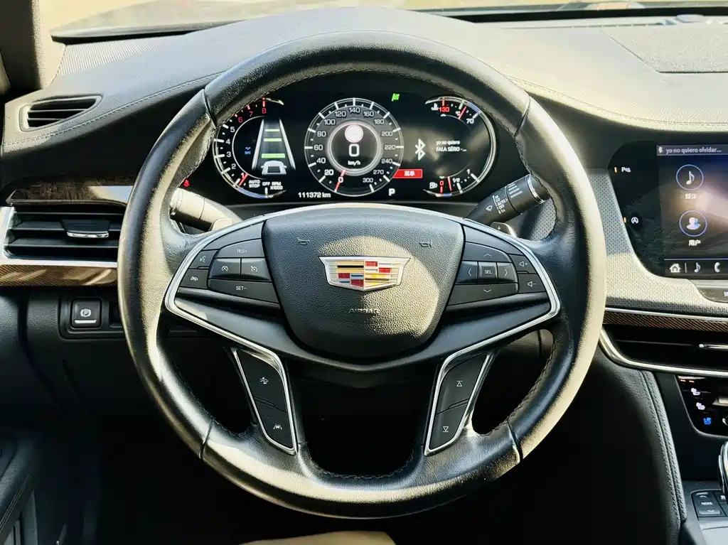 Cadillac CT6 — фото 13