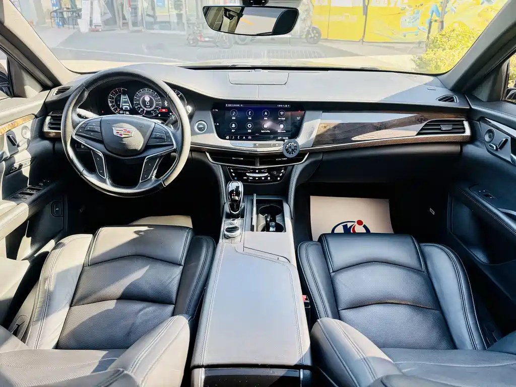 Cadillac CT6 — фото 9