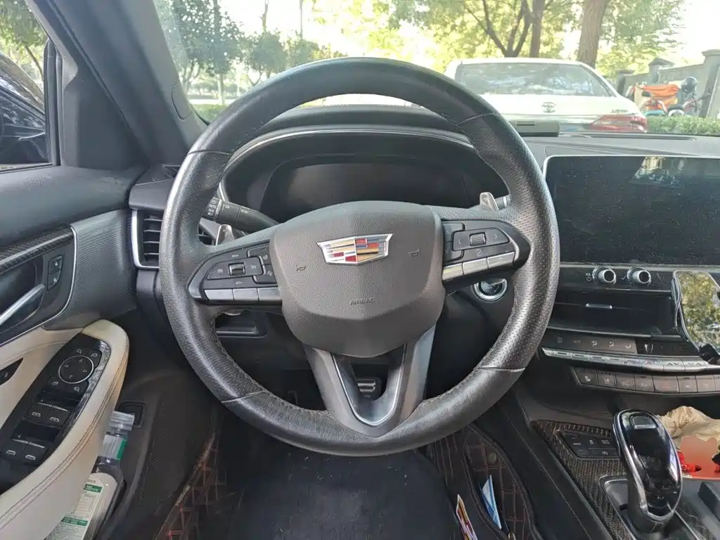 Cadillac CT5 — фото 6