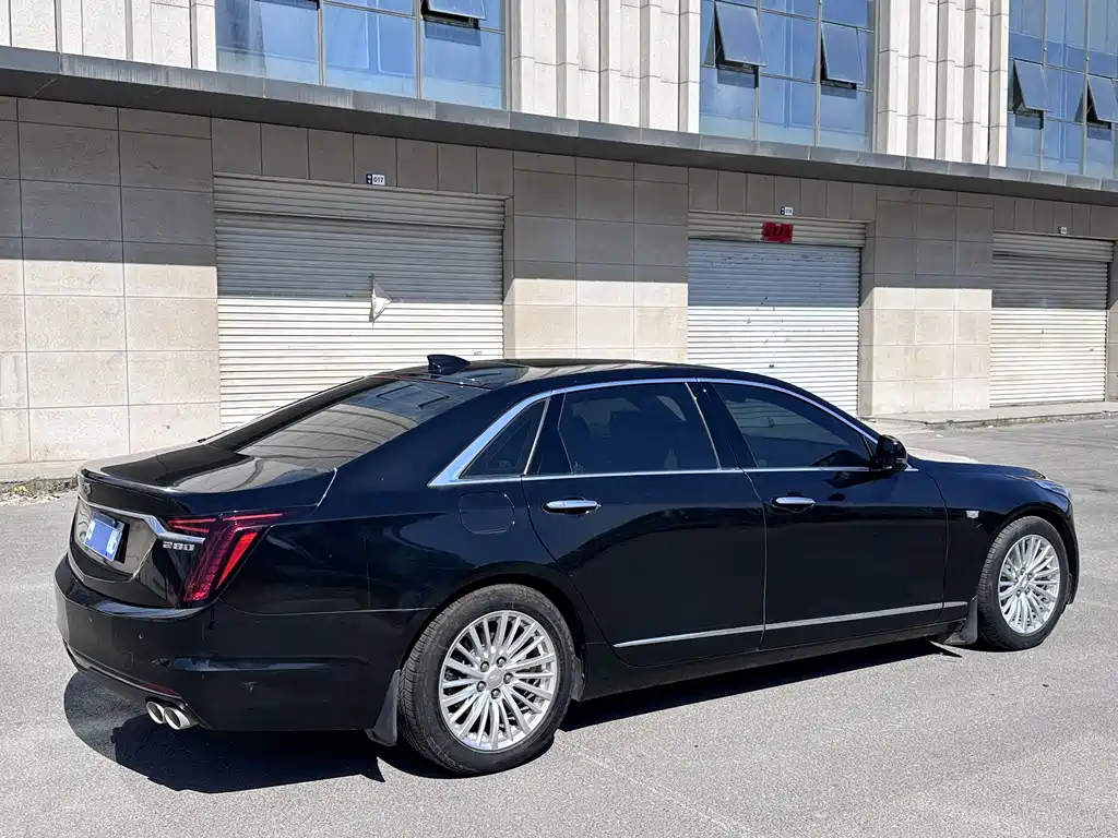 Cadillac CT6 — фото 6