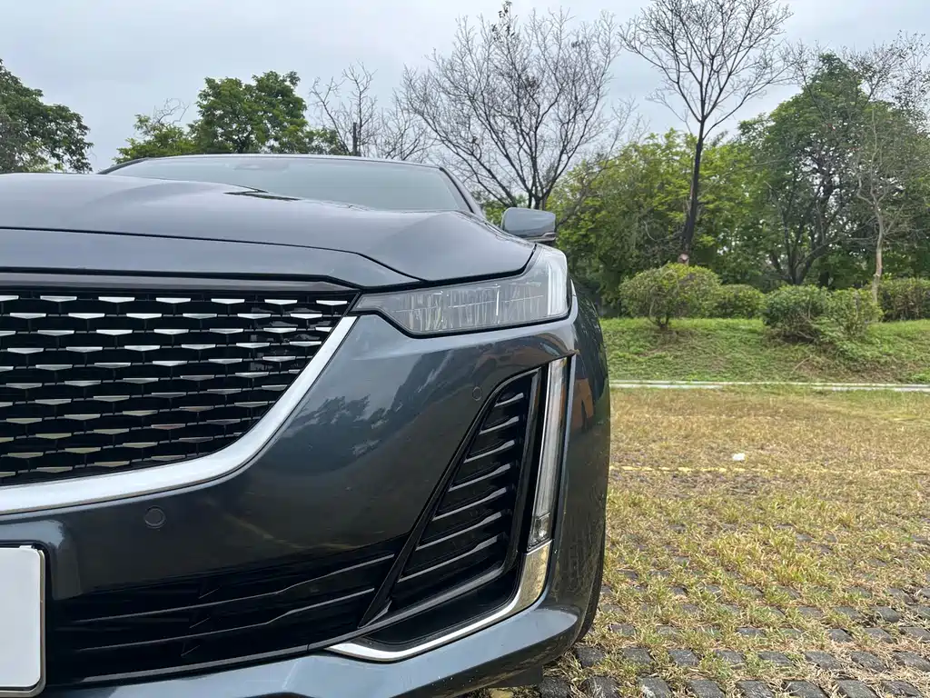Cadillac CT5 — фото 11