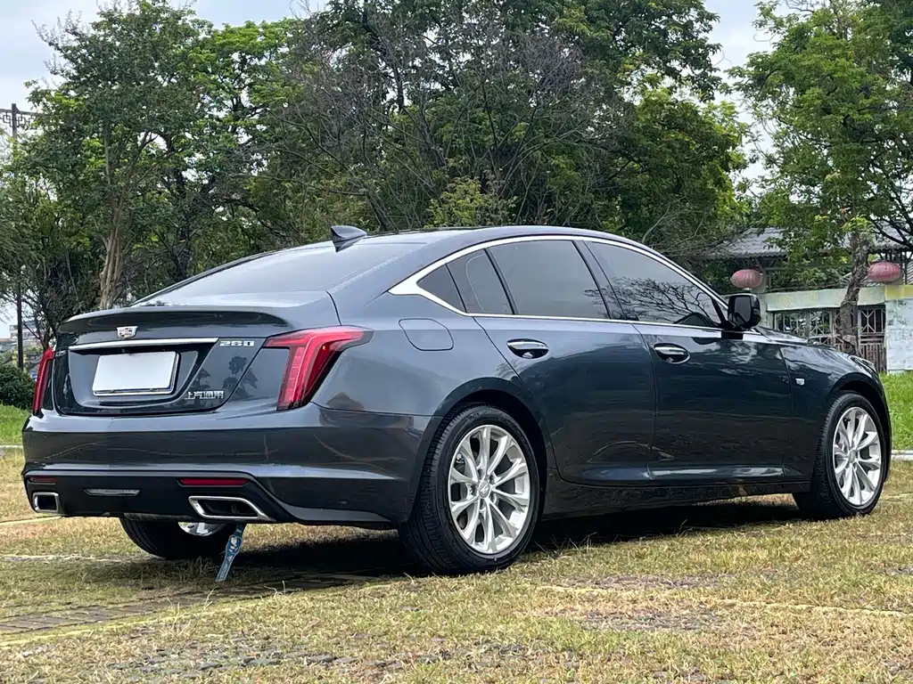 Cadillac CT5 — фото 13