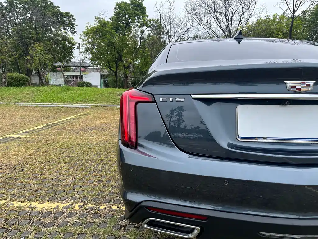 Cadillac CT5 — фото 17