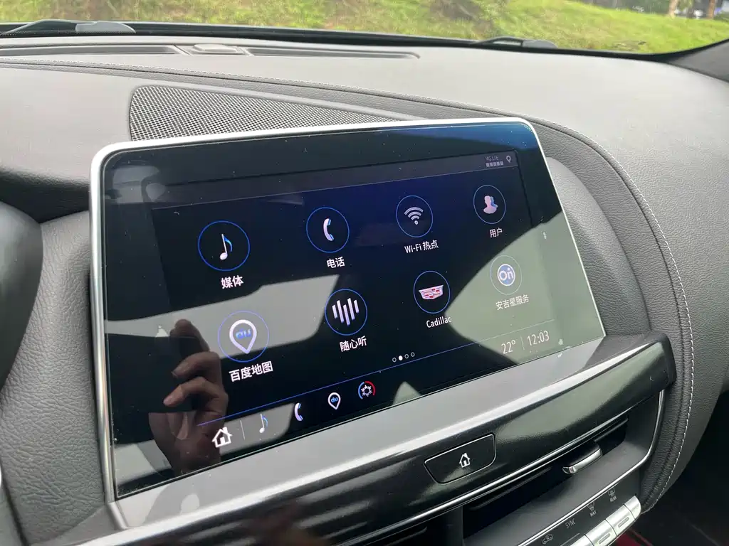 Cadillac CT5 — фото 24