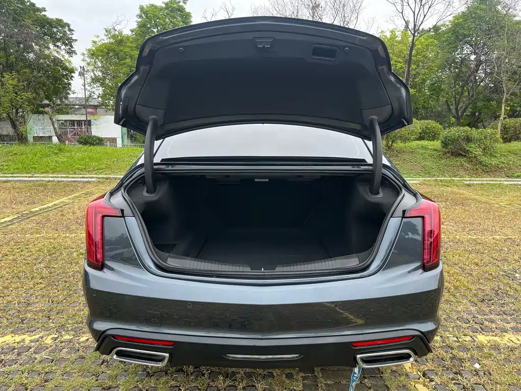 Cadillac CT5 — фото 26