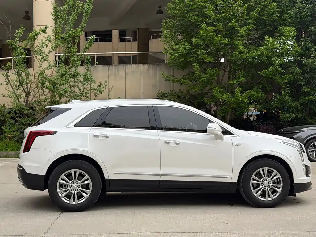 Cadillac XT5 — фото 15