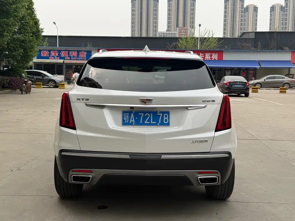 Cadillac XT5 — фото 17
