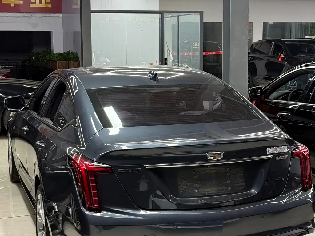 Cadillac CT5 — фото 5