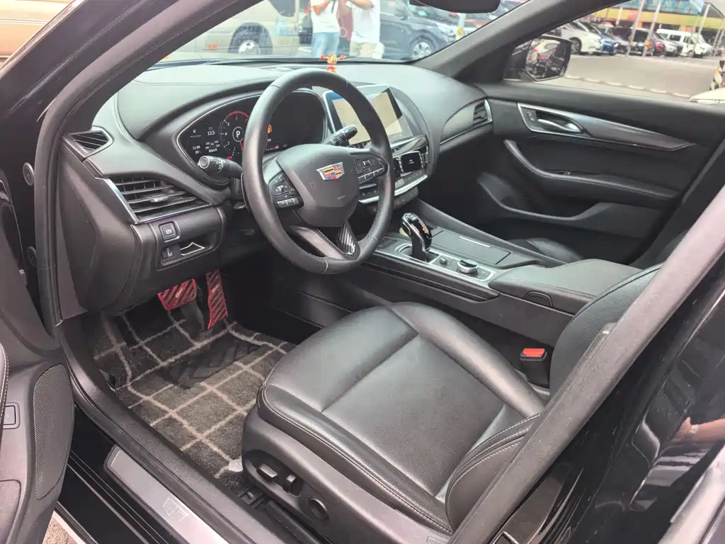 Cadillac CT5 — фото 4