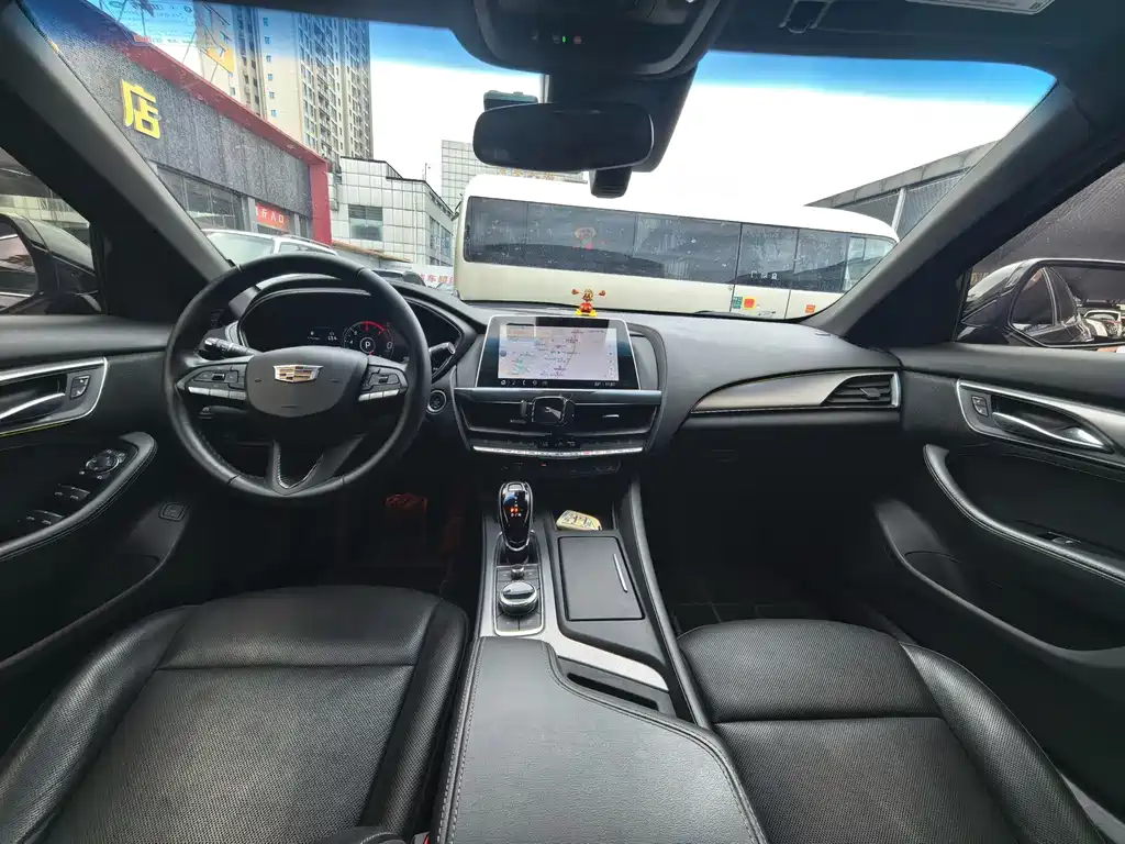 Cadillac CT5 — фото 6