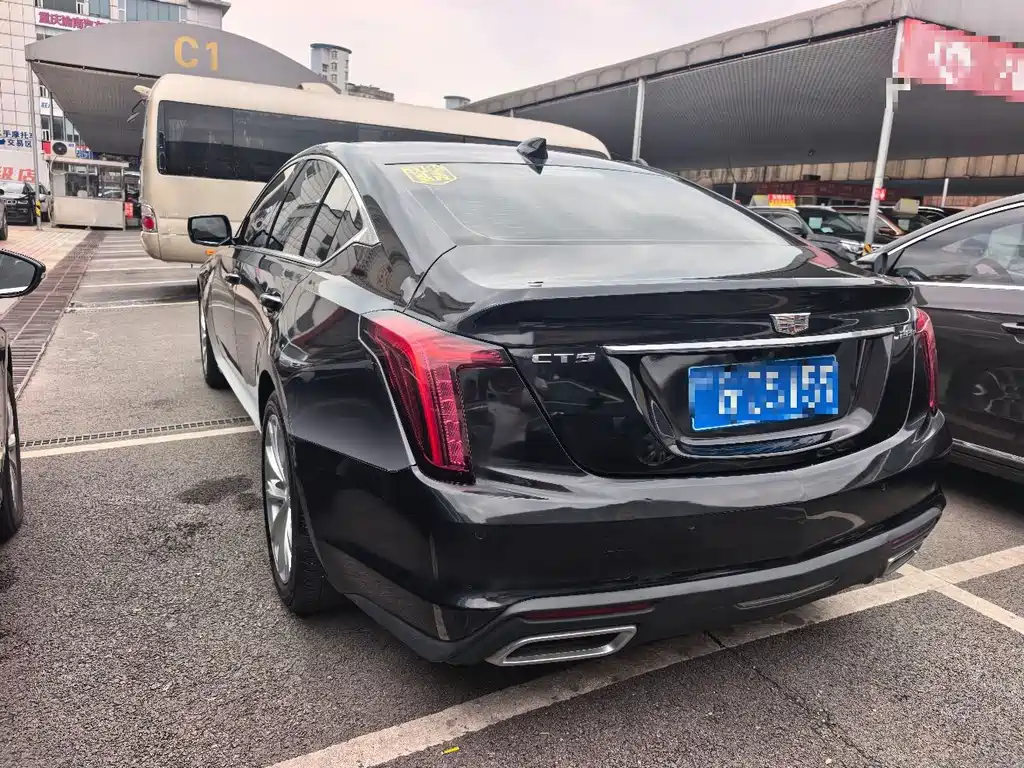 Cadillac CT5 — фото 7