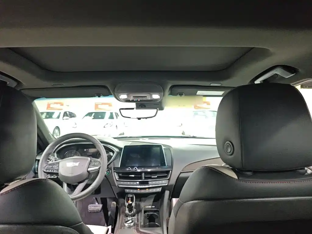 Cadillac CT5 — фото 18
