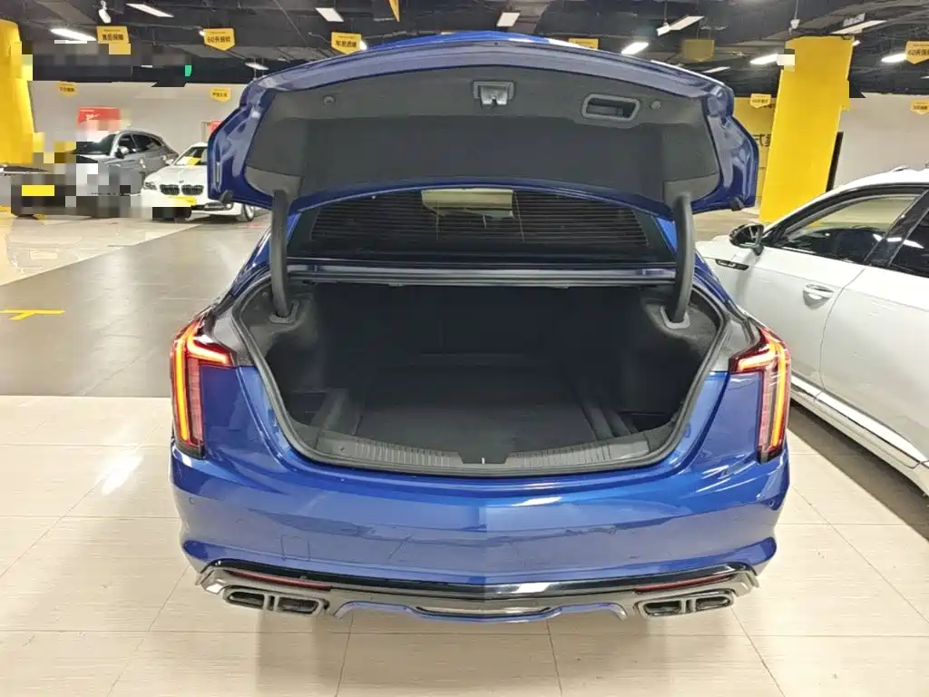 Cadillac CT5 — фото 19