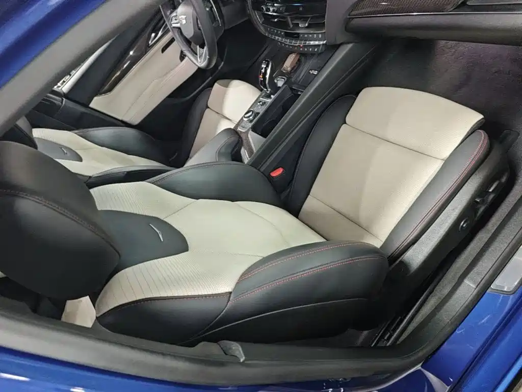 Cadillac CT5 — фото 25