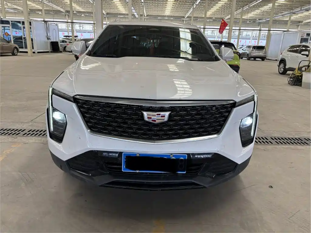 Cadillac XT4 — фото 2