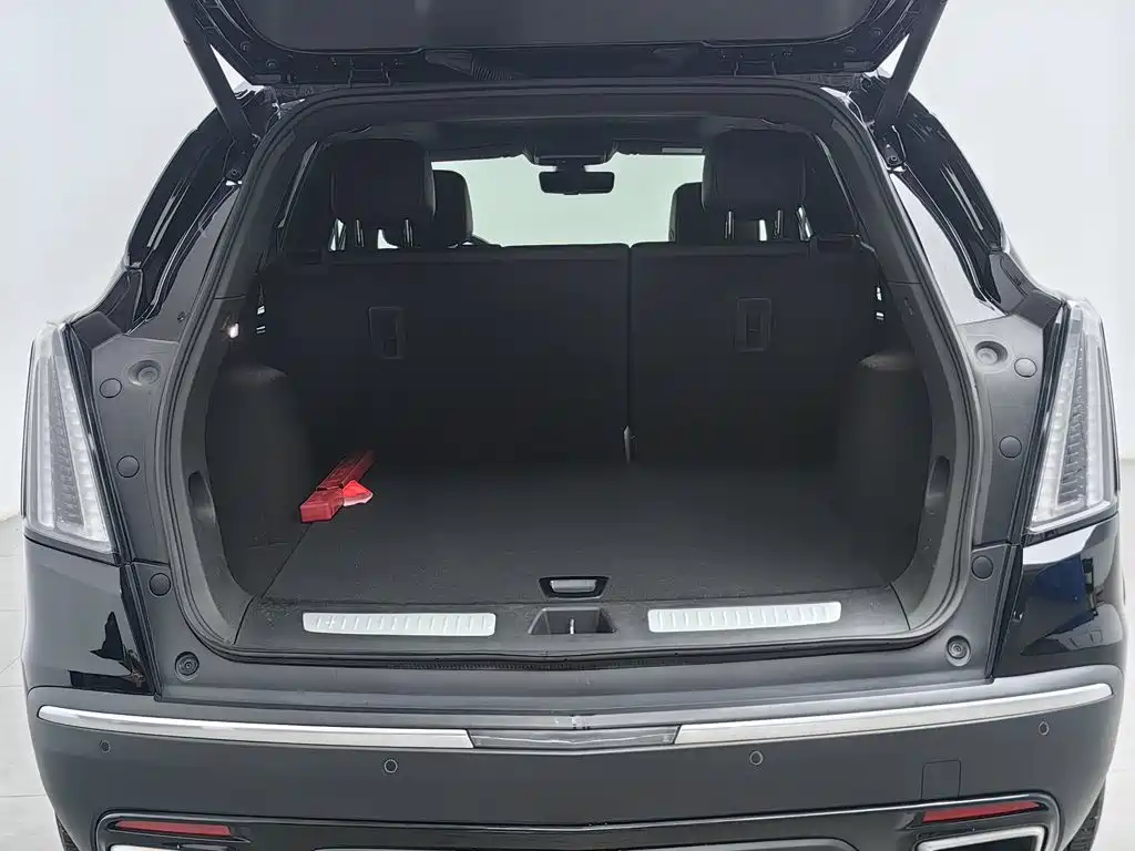 Cadillac XT5 — фото 16