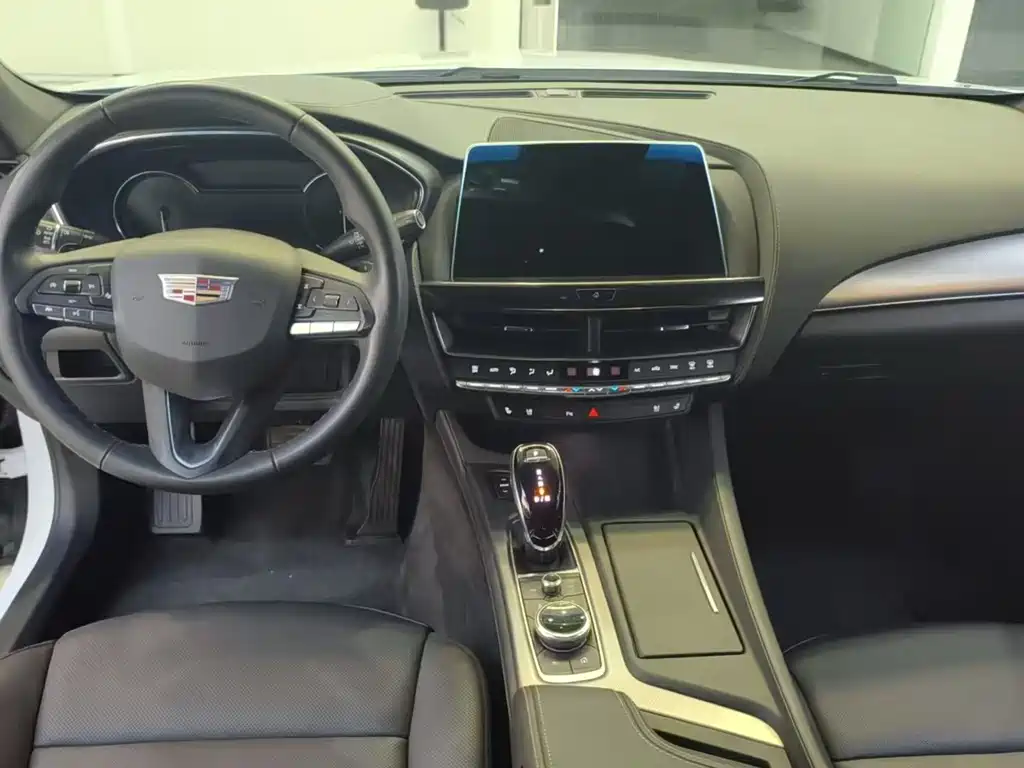 Cadillac CT5 — фото 5
