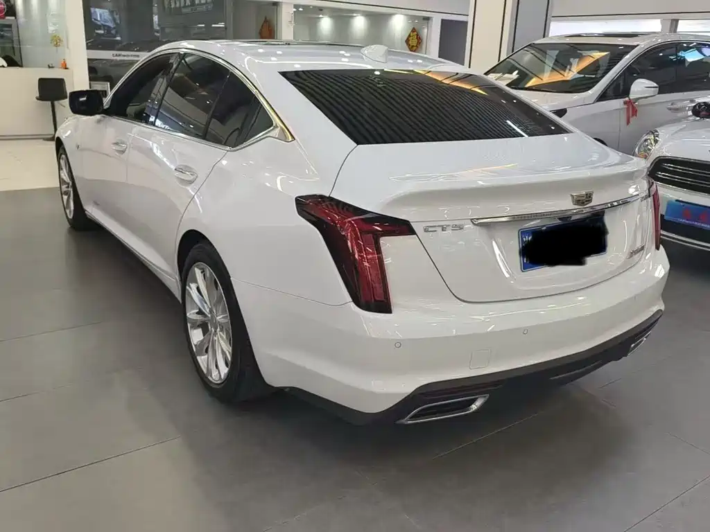 Cadillac CT5 — фото 7